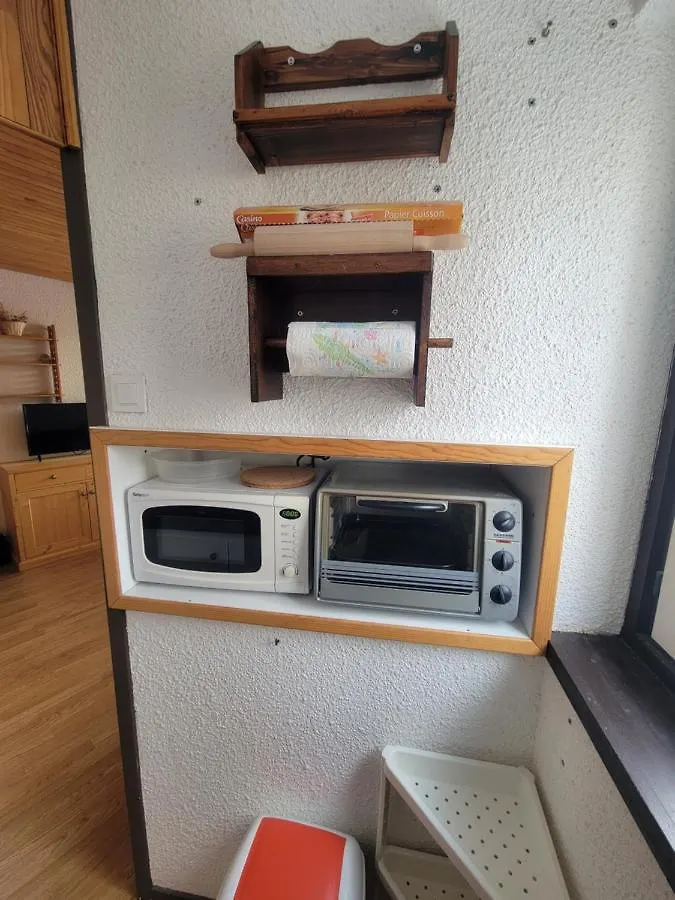 Miramonte: Mountain View Apartment with Private Parking and Pool Access Vars