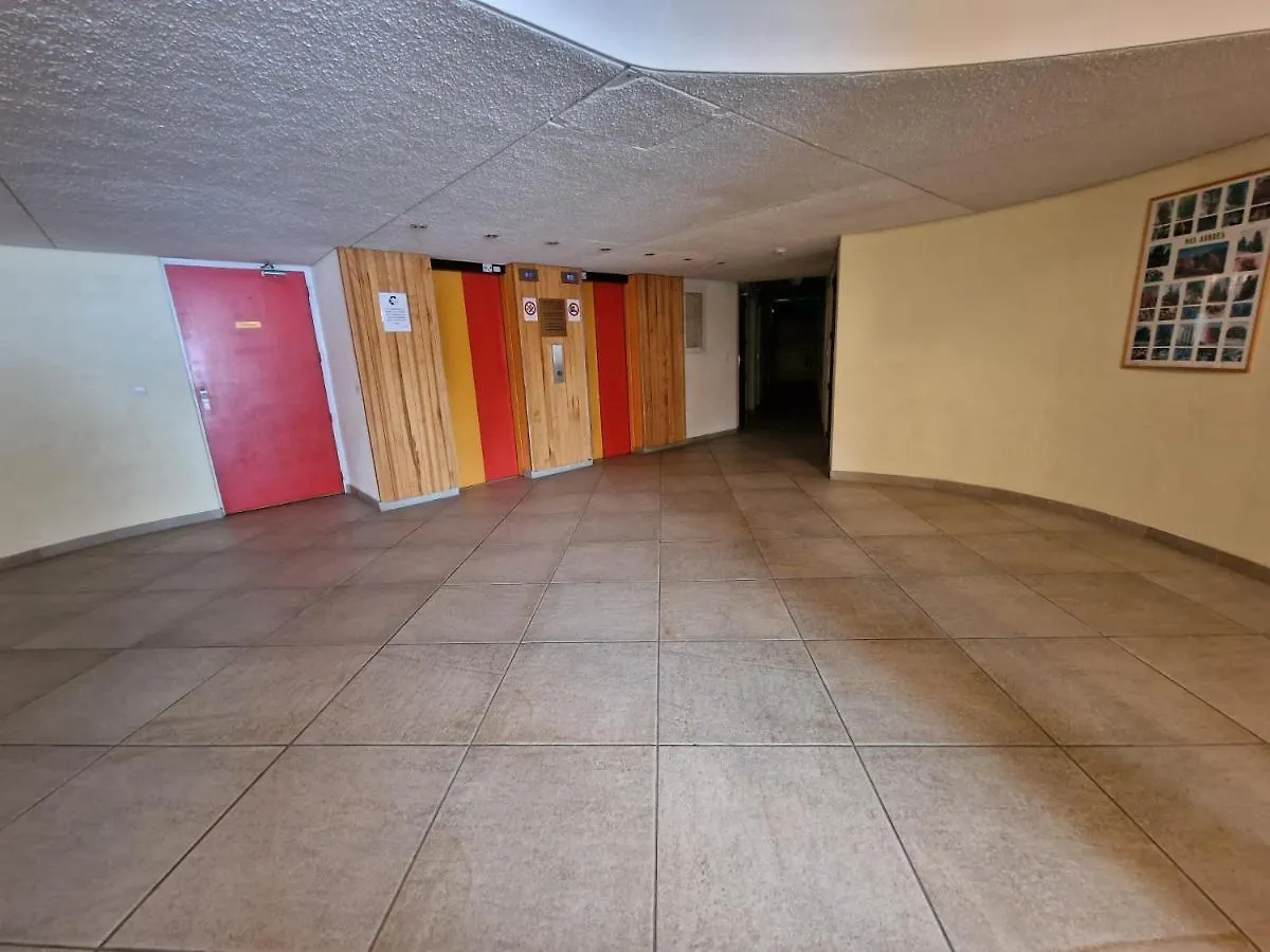 Miramonte: Mountain View Apartment with Private Parking and Pool Access Vars