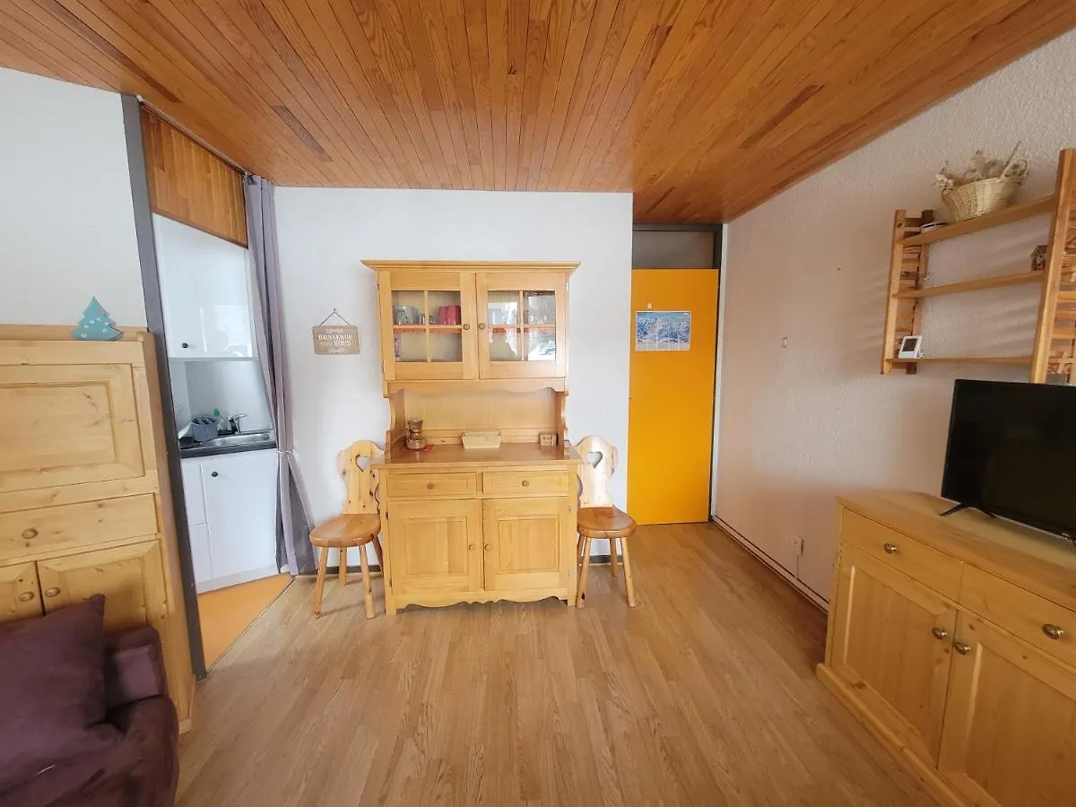 Miramonte: Mountain View Apartment with Private Parking and Pool Access Vars