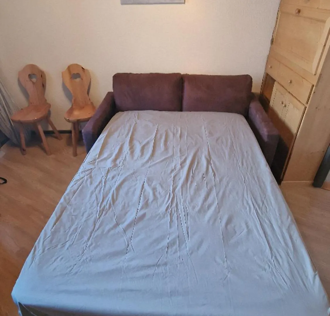 Miramonte: Mountain View Apartment with Private Parking and Pool Access Vars   Vars (Hautes-Alpes)