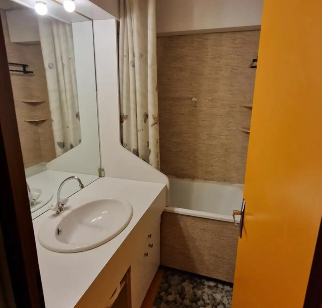Miramonte: Mountain View Apartment with Private Parking and Pool Access Vars
